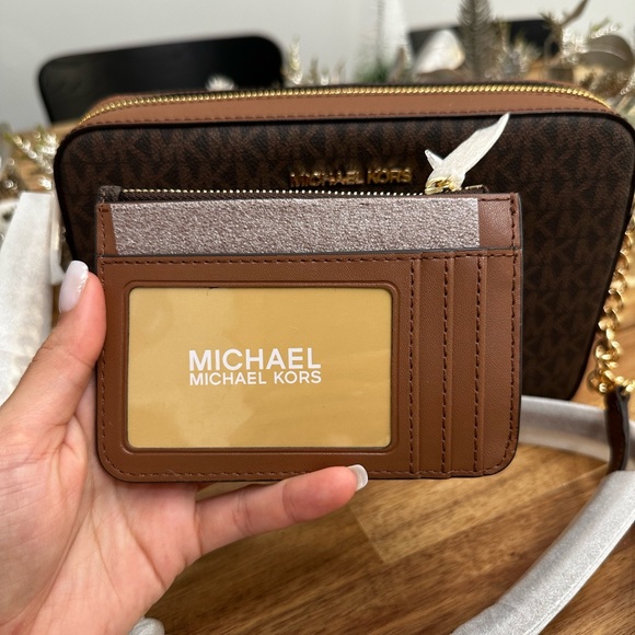 Michael Kors wallet - Picture 3 of 5